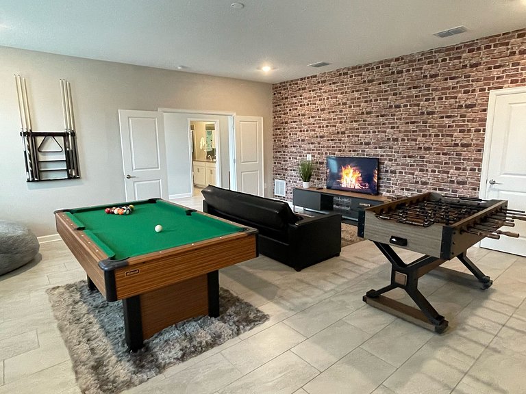 810 - Luxurious & Themed getaway 🏡 with Game-room, private