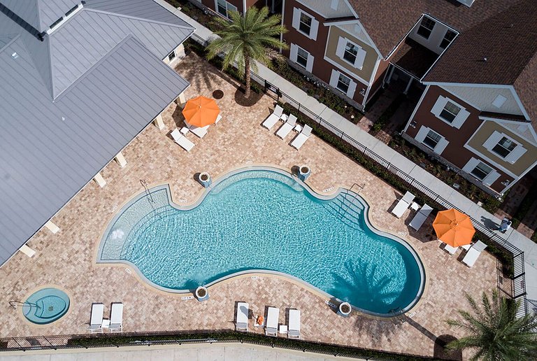 Luxury Resort w/ 4 Suites Plus Private Hot Tub